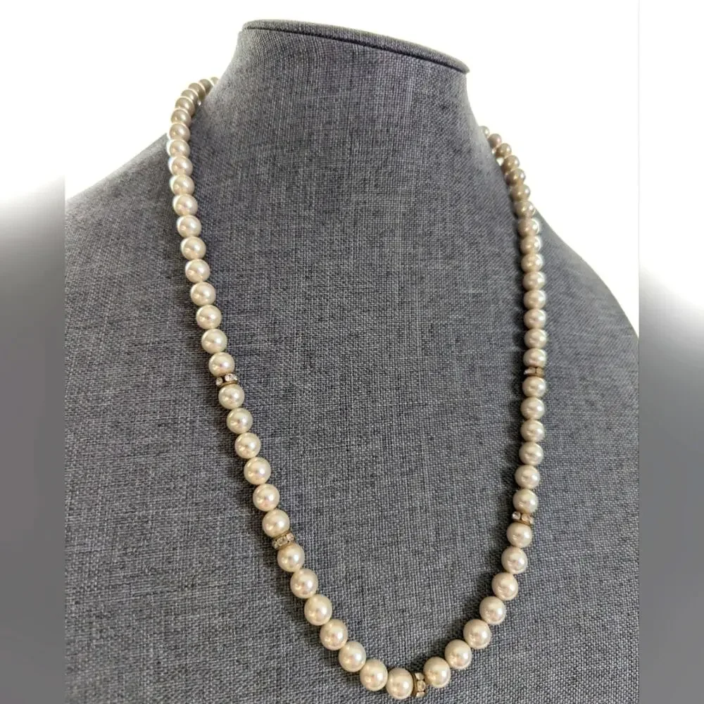 Vintage Classic Glass Faux Pearl Rhinestone Ornate Box Clasp Necklace 24